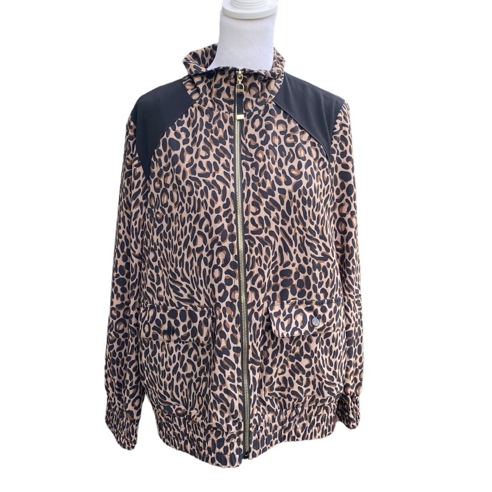 Chico’s Zenergy  Leopard Print Boho‎ jacket size 1 medium has pockets, outdoor